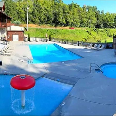 New Majestic 5 Star Amazing View, Pool, Hot Tub! Vila Pigeon Forge Exterior foto